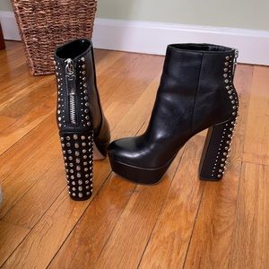 Dolce Vita LIV Booties, Size 6